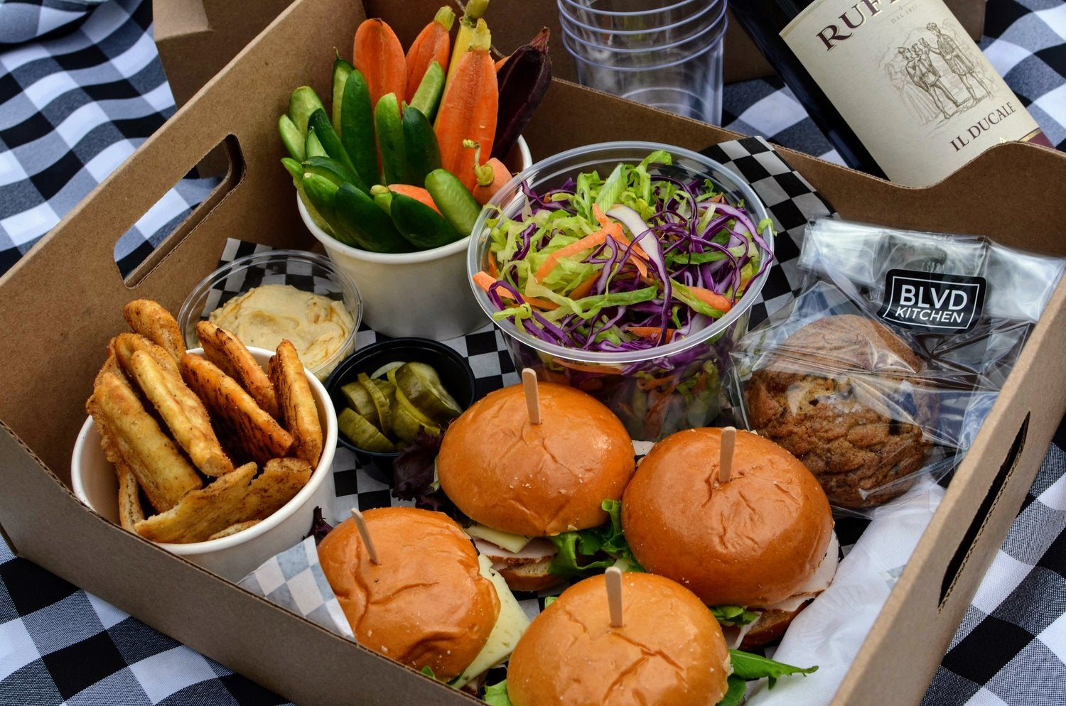 Where to Pick Up the Best Picnic Boxes in Los Angeles Discover Los